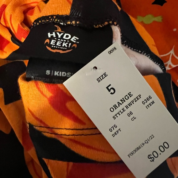 Kids Halloween pumpkin pajamas 2 piece set NWT Size 2T and 4 available - Picture 3 of 3
